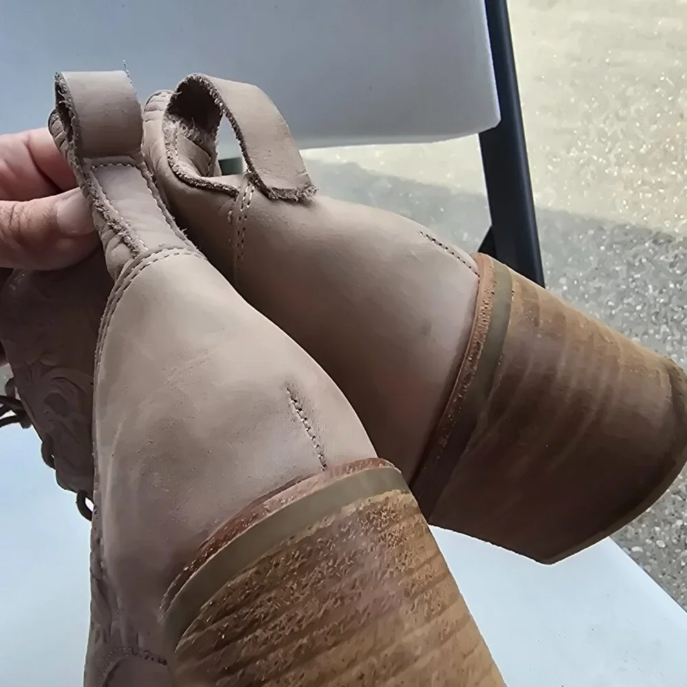Sofft Sondra 9.5M Womens Light Taupe Leather Embossed Floral Block Heel GUC Nash - Picture 14 of 16